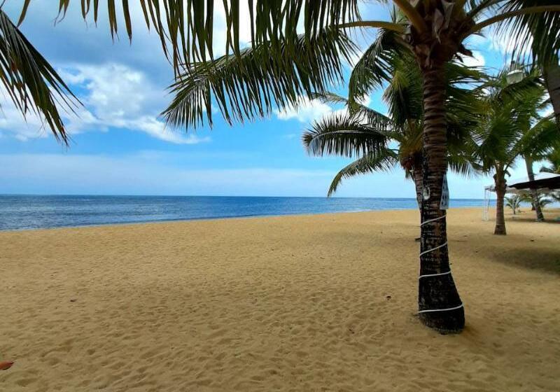 هتل Playa Colibri