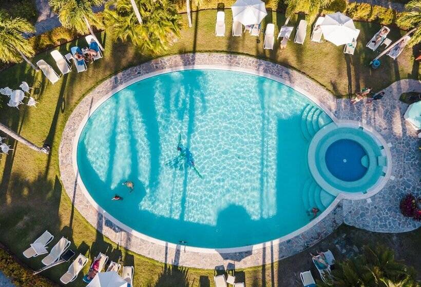 هتل Playa Colibri