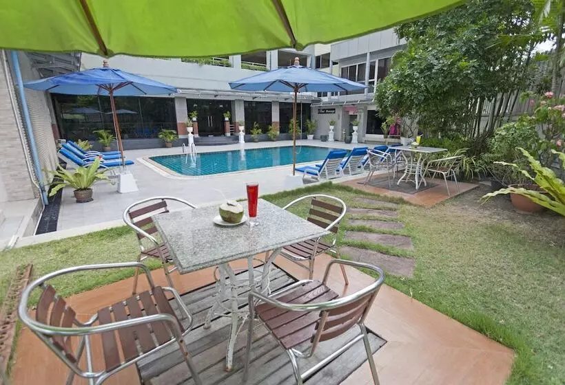 هتل Summit Pavilion