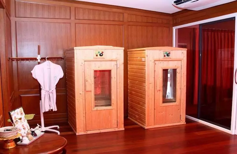 هتل Summit Pavilion