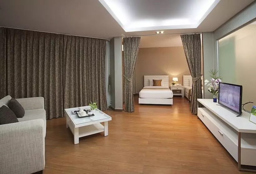 هتل Summit Pavilion