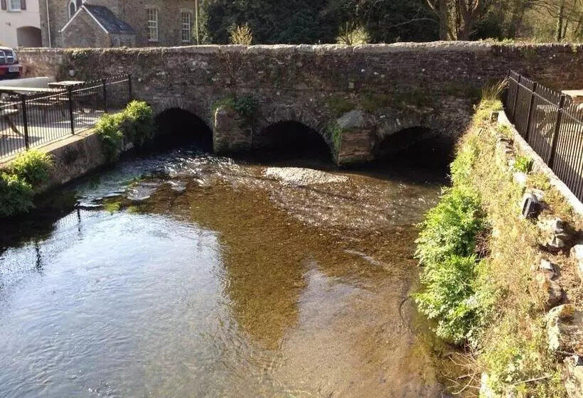 ホテル The Copley Arms