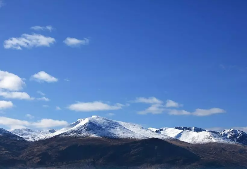 בית מלון כפרי The Lovat, Loch Ness