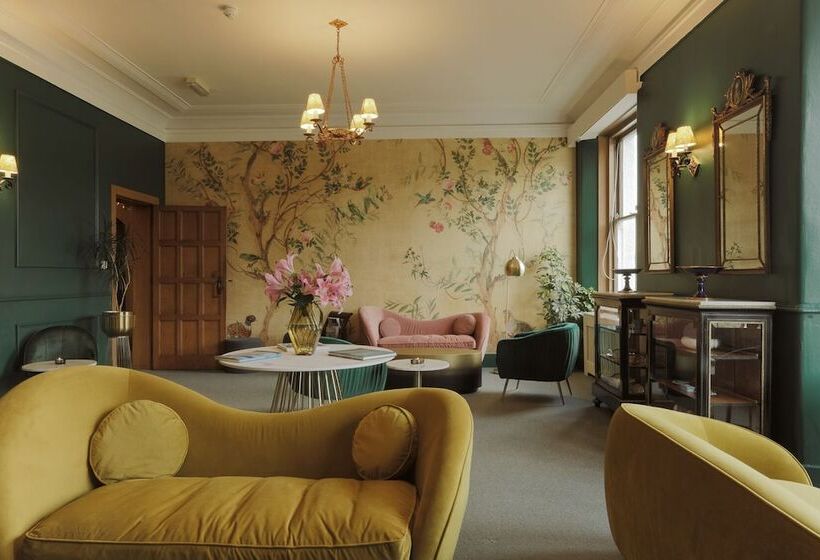 בית מלון כפרי The Lovat, Loch Ness