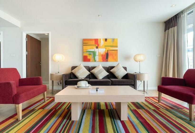 Отель Urbana Langsuan