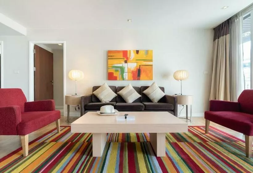 Отель Urbana Langsuan