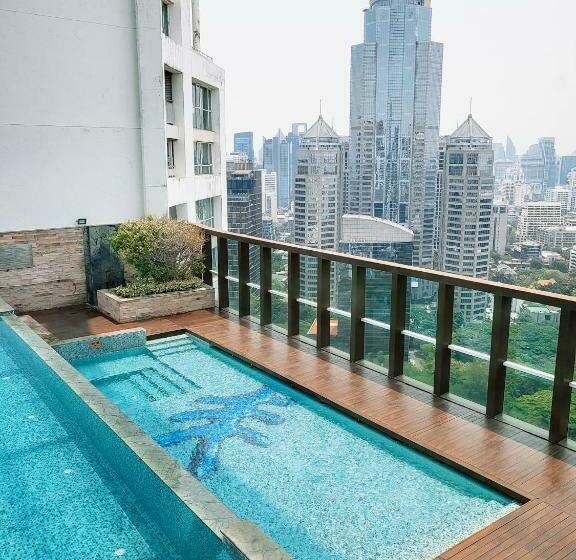 Отель Urbana Langsuan