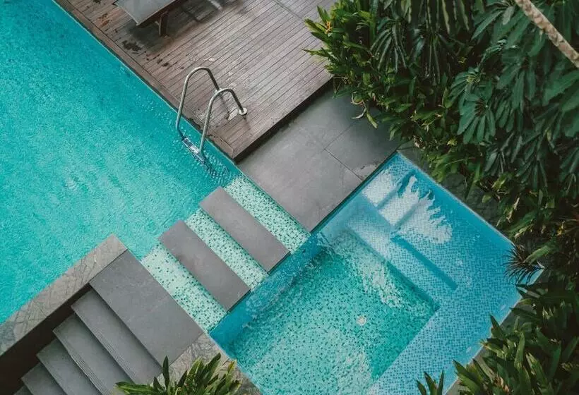 Отель Urbana Langsuan