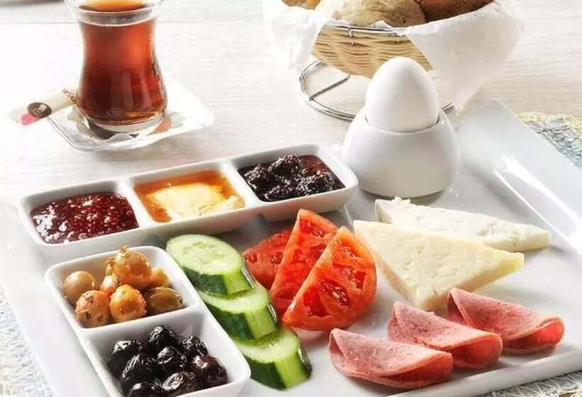 Maxwell Holiday Club