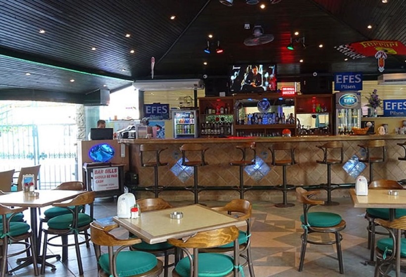 Maxwell Holiday Club