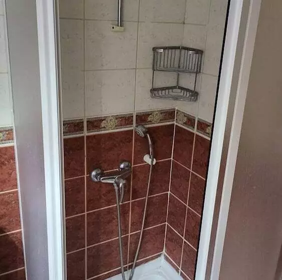 Maxwell Holiday Club