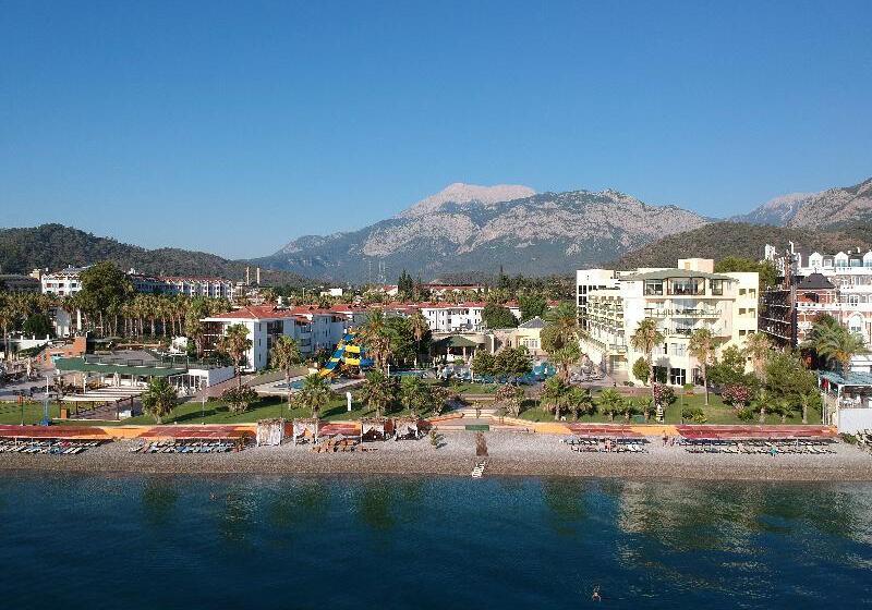 אתר נופש Aqi Hydros Club