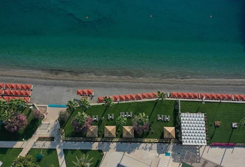 אתר נופש Aqi Hydros Club