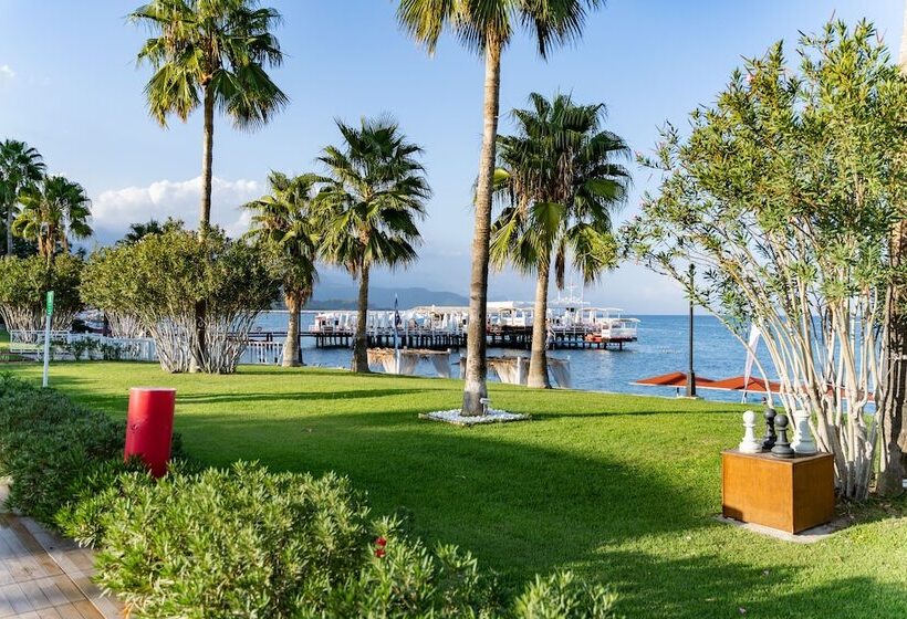 אתר נופש Aqi Hydros Club