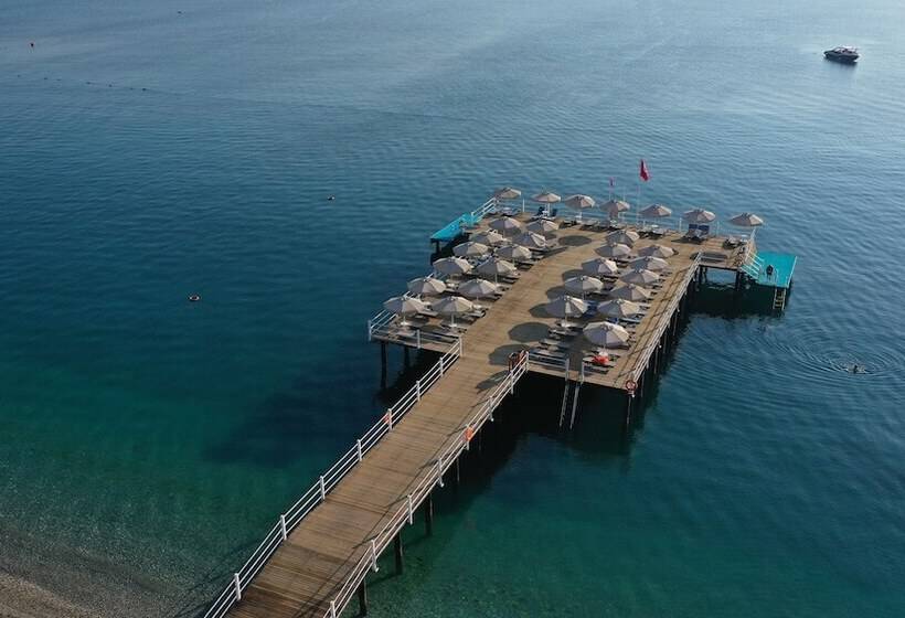 אתר נופש Aqi Hydros Club