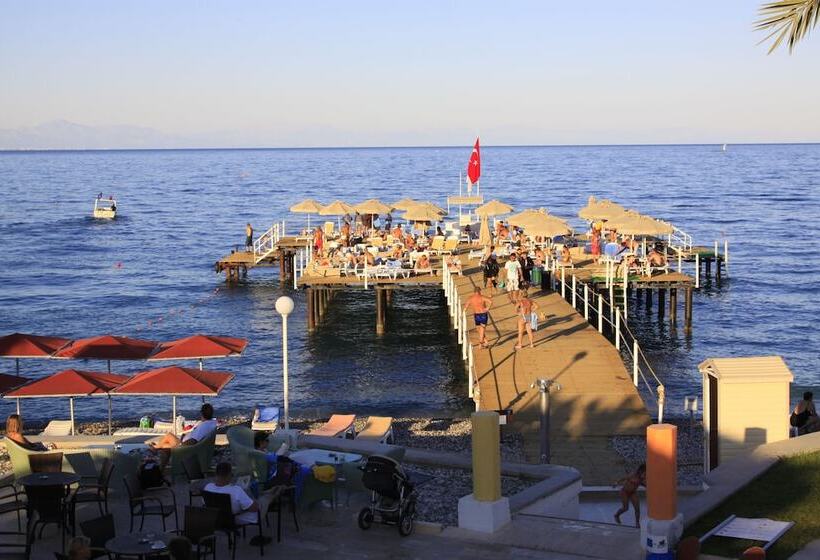 אתר נופש Aqi Hydros Club