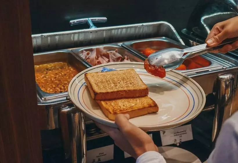 Отель Urbana Langsuan