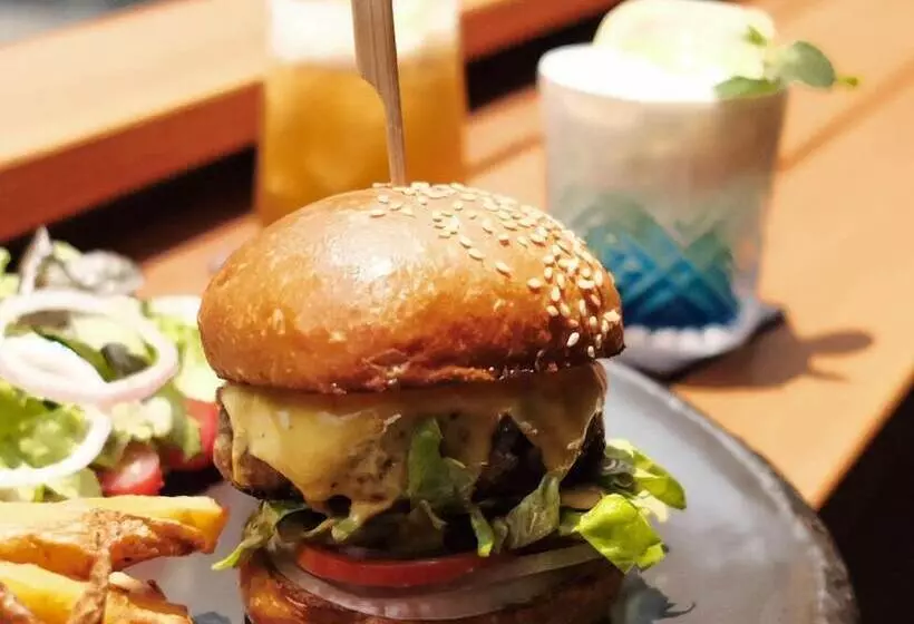 Отель Urbana Langsuan