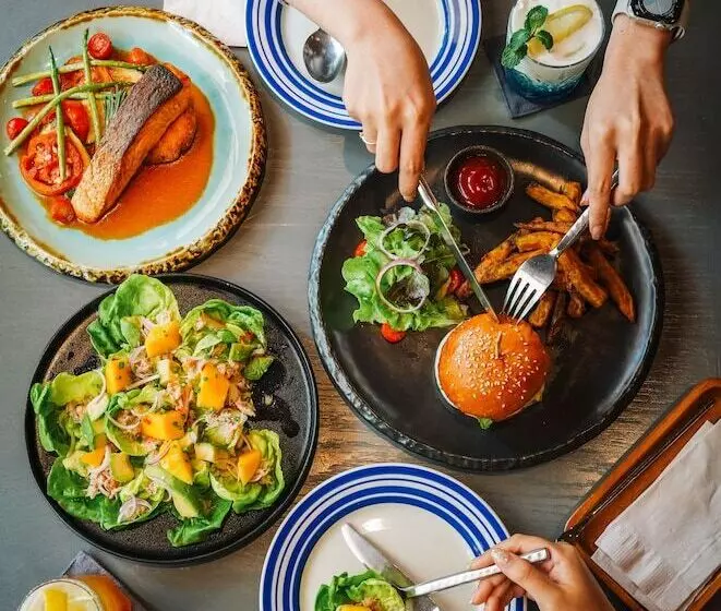 Отель Urbana Langsuan