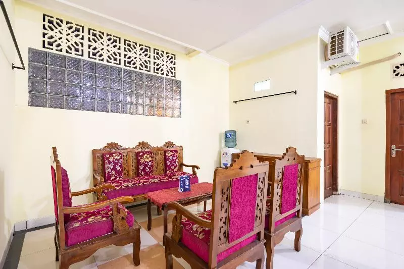 هتل Spot On 2881 Nabila Homestay