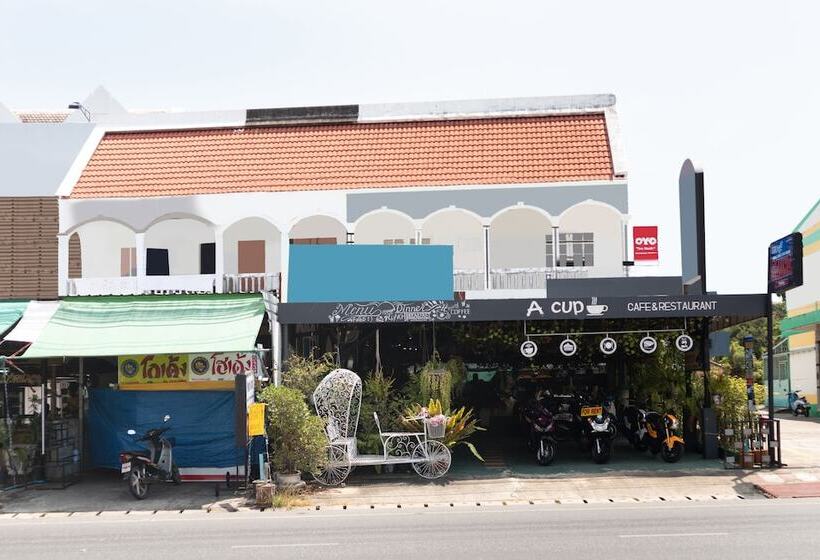 호텔 Tira Hostel @chalong Phuket By Oyo Rooms