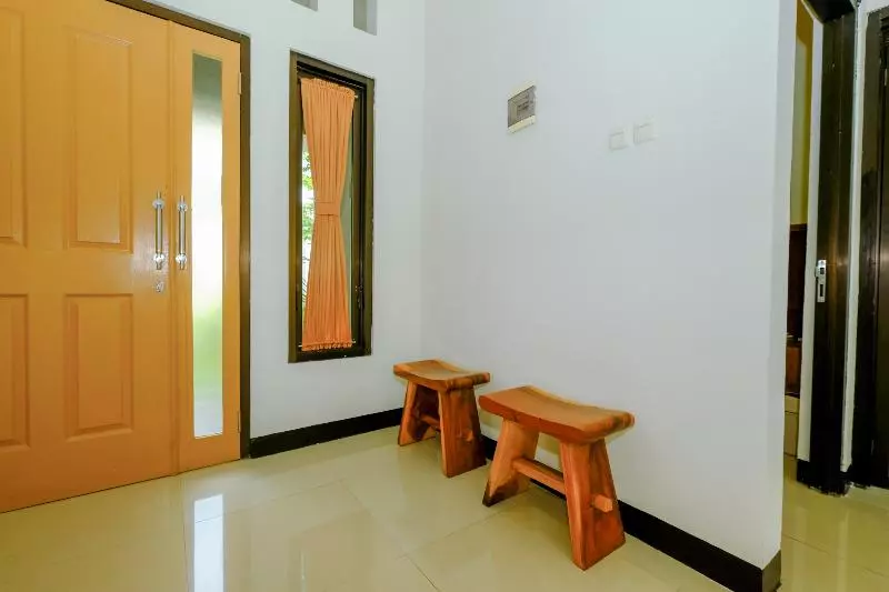 هتل Grand Villa Meninting By Oyo Rooms