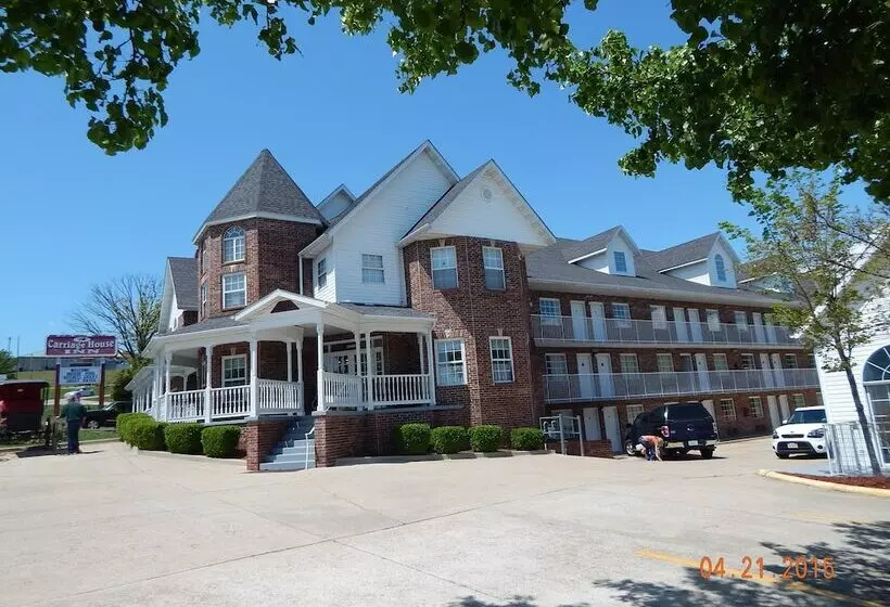 هتل Carriage House Inn