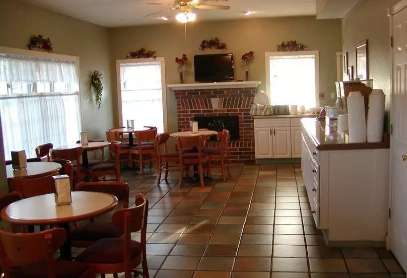 هتل Carriage House Inn