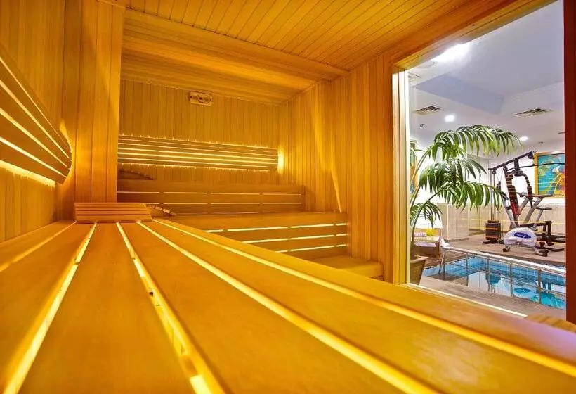 Hotel Grand Hilarium