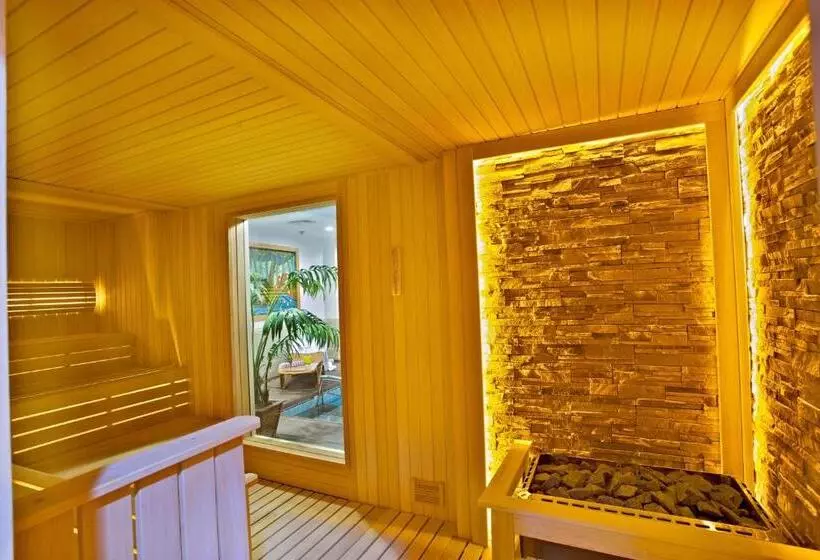 Hotel Grand Hilarium