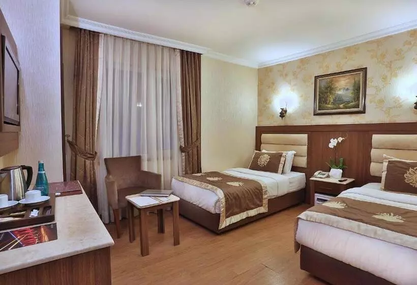 Hotel Grand Hilarium