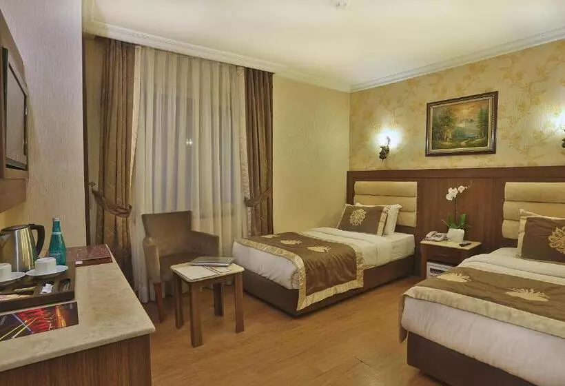 Hotel Grand Hilarium