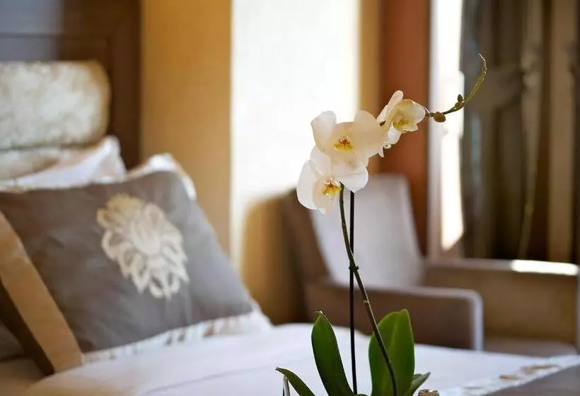 Hotel Grand Hilarium