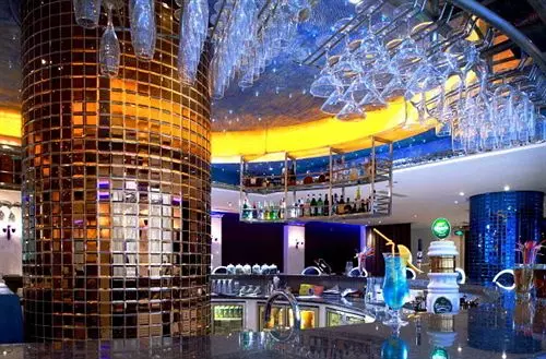 Отель Howard Johnson All Suites Suzhou