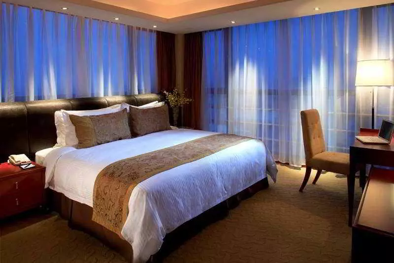 Отель Howard Johnson All Suites Suzhou