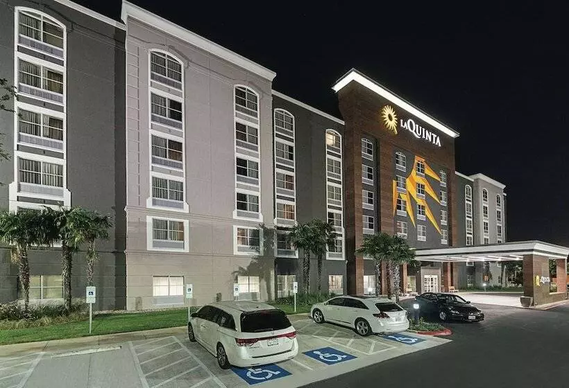 فندق La Quinta Inn & Suites By Wyndham San Antonio Downtown