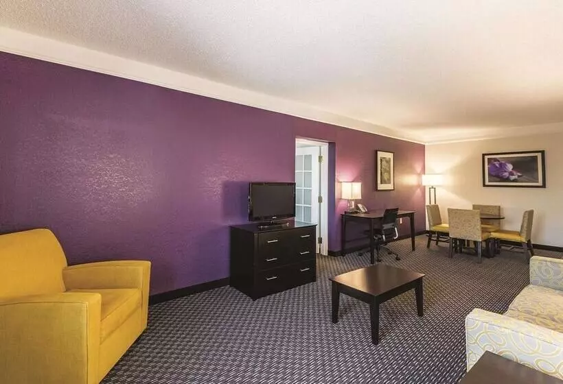 فندق La Quinta Inn & Suites By Wyndham San Antonio Downtown