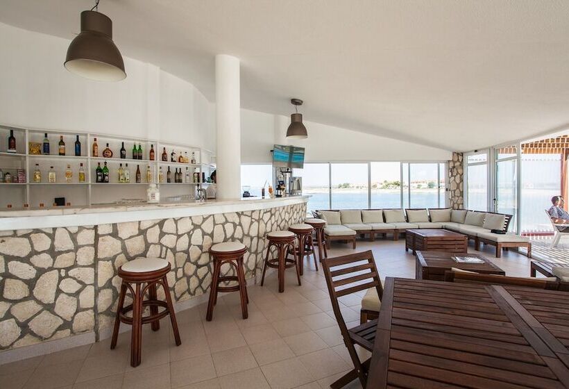 Отель Murdeira Village