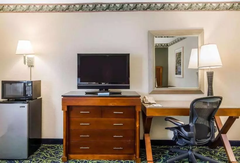 בית מלון כפרי Quality Inn & Suites Lexington