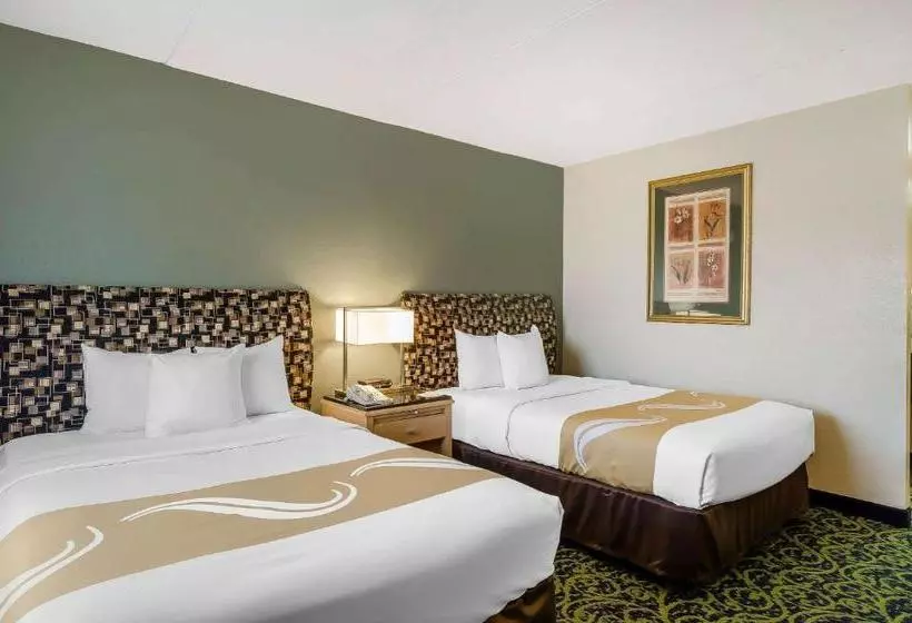 בית מלון כפרי Quality Inn & Suites Lexington