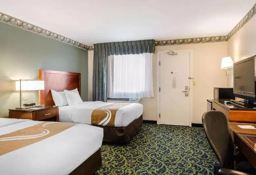 בית מלון כפרי Quality Inn & Suites Lexington