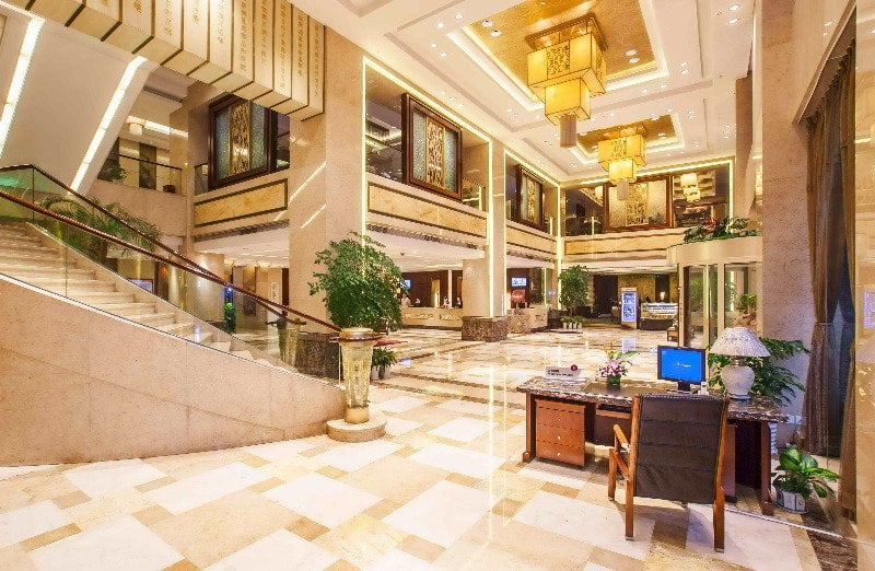 Отель Ramada Plaza Zhijiang