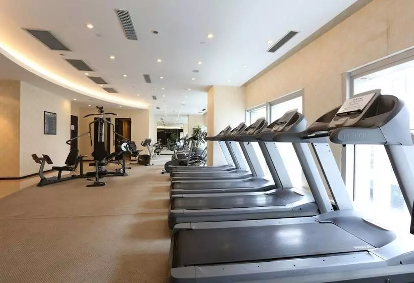 Howard Johnson Huaihai Hotel Shanghai