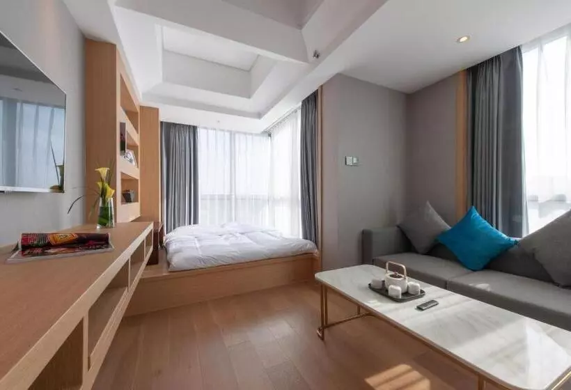 هتل Shanghai Baixia Pagoda