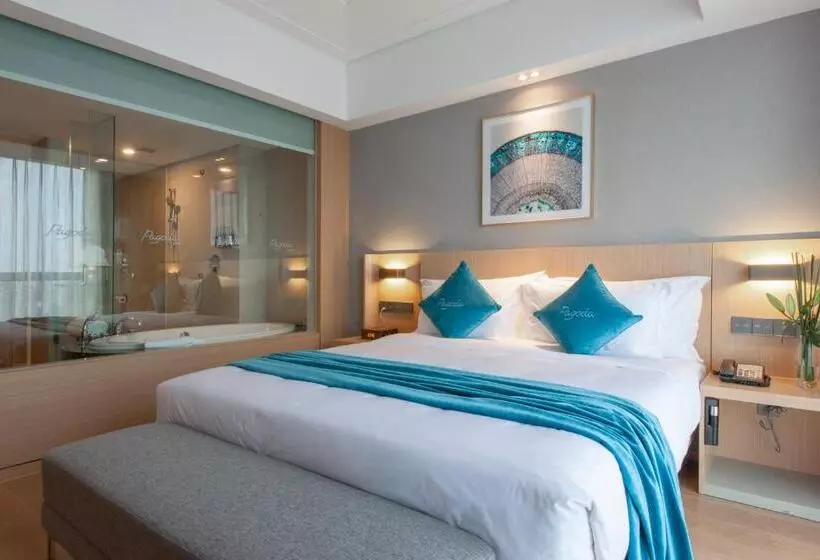 هتل Shanghai Baixia Pagoda