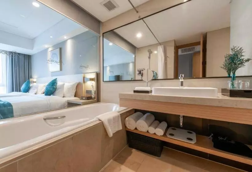 هتل Shanghai Baixia Pagoda