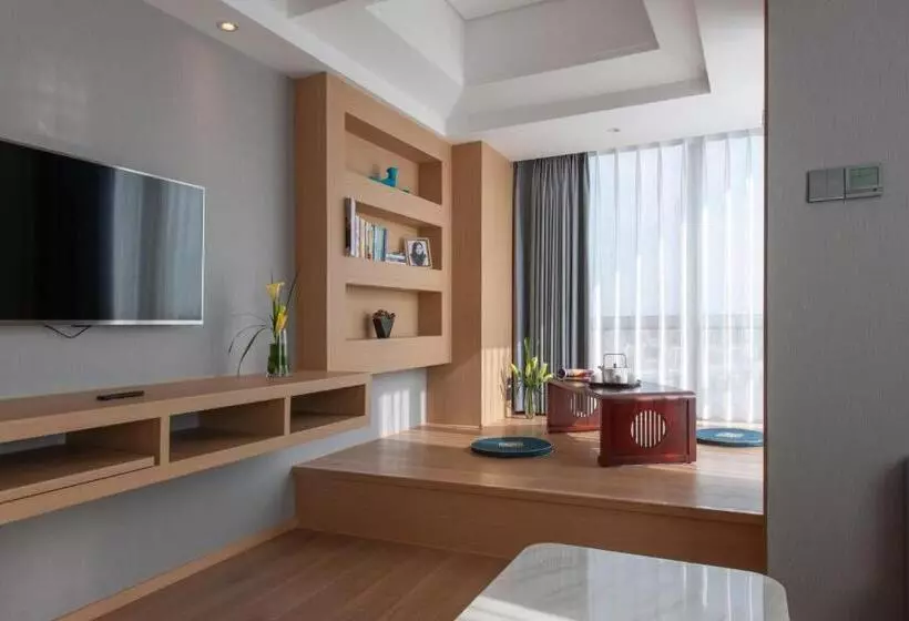 هتل Shanghai Baixia Pagoda