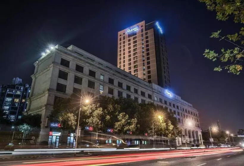 هتل Shanghai Baixia Pagoda