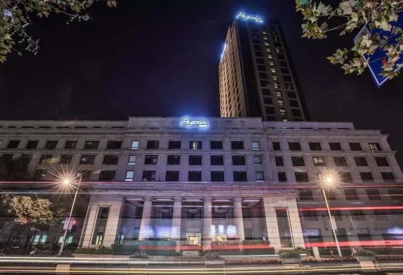 هتل Shanghai Baixia Pagoda