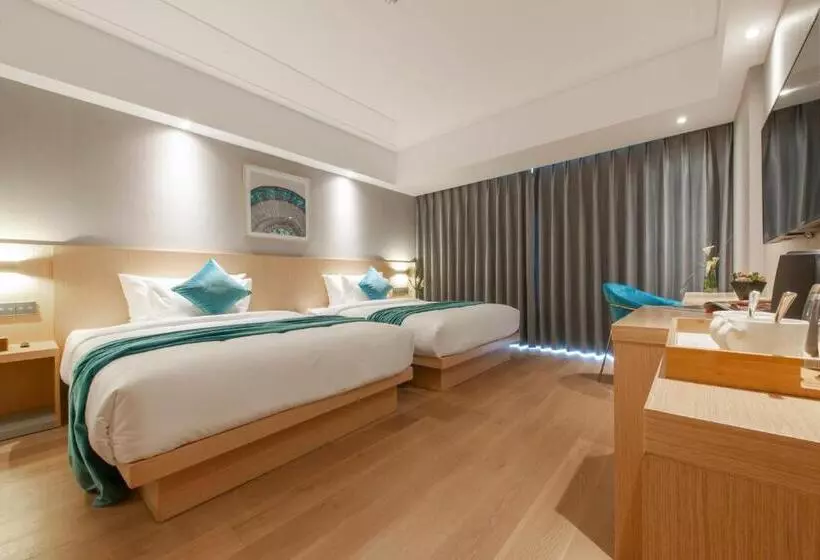 هتل Shanghai Baixia Pagoda